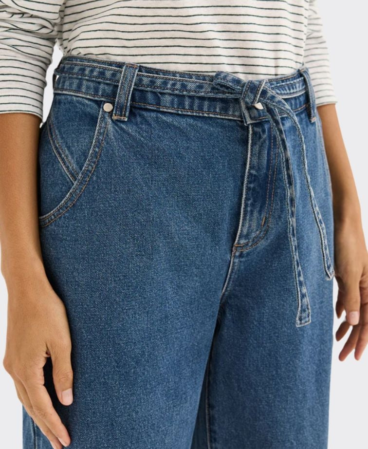 Yarra Trail Jean Envy - Mid Wash