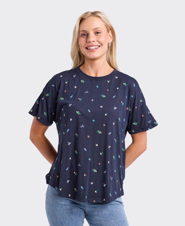 Elm Tee Festive Market