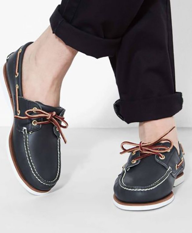 two eye boat shoes